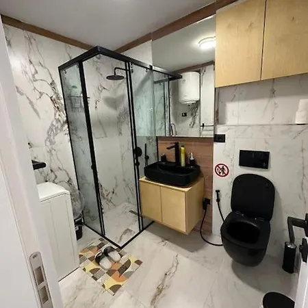 Apartment Center Flat With A Great View *