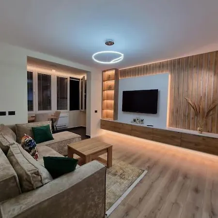Center Flat With A Great View *